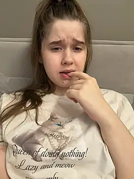 HornyGirlH online show from 04.05.26