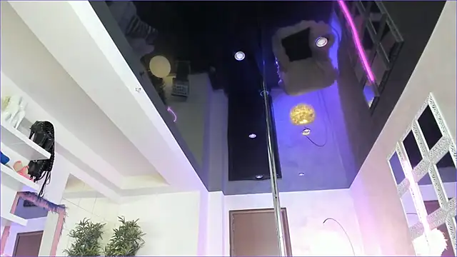 Snapshot of LisaAkira chatting on 10.10.25 LisaAkira online show from 10.10.25