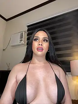 Snapshot of MISSANACONDA chatting on 02.04.25 MISSANACONDA online show from 02.04.25