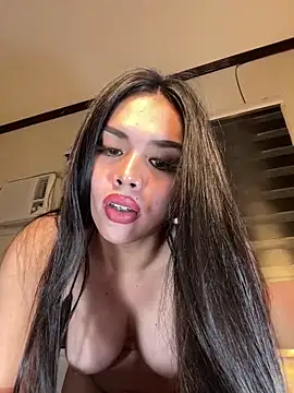 Snapshot of MISSANACONDA chatting on 02.28.25 MISSANACONDA online show from 02.28.25