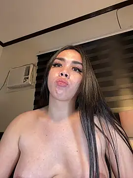 Snapshot of MISSANACONDA chatting on 03.15.25 MISSANACONDA online show from 03.15.25