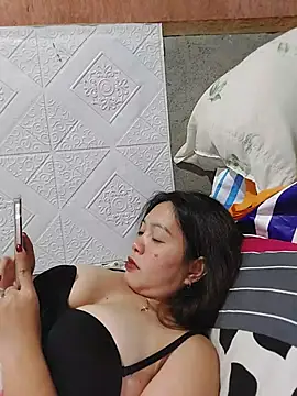 Snapshot of MissKitty31 chatting on 05.19.26 MissKitty31 online show from 05.19.26