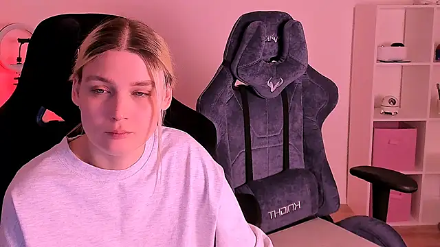 hotblonds online show from 12.19.24