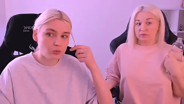 hotblonds online show from 02.04.25