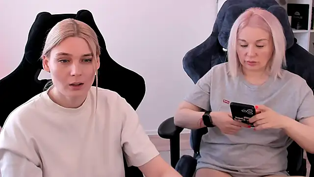 hotblonds online show from 03.15.25