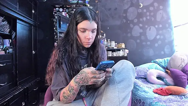 Lilmarieee online show from 12.22.25