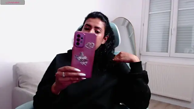 elettra love online show from 12.20.24