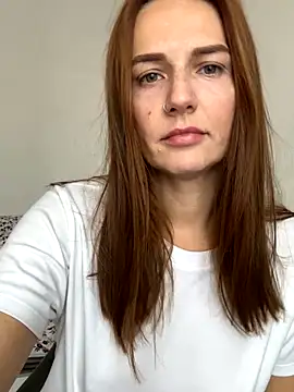 Snapshot of BritneyHall chatting on 10.09.25 BritneyHall online show from 10.09.25