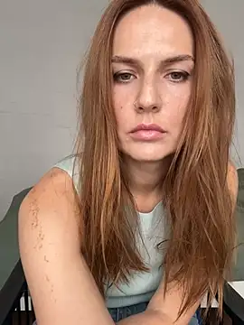 Snapshot of BritneyHall chatting on 07.22.26 BritneyHall online show from 07.22.26