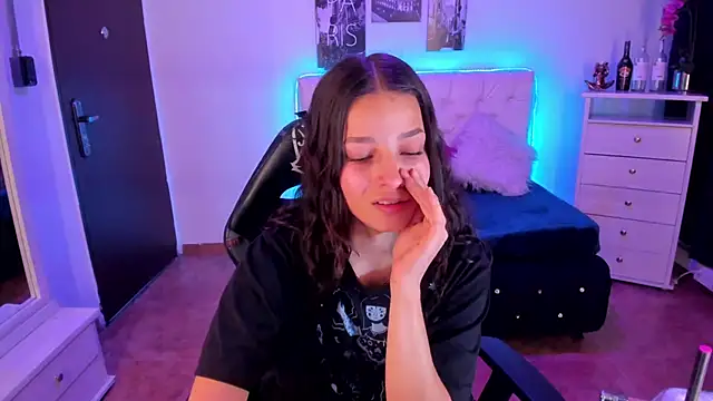 Amaia Daniells online show from 12.28.24