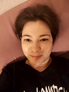 Snapshot of VermilionThorn chatting on 03.20.25 VermilionThorn online show from 03.20.25