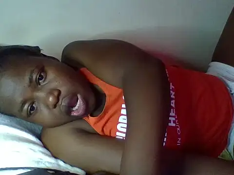 cute-marianna online show from 12.15.25