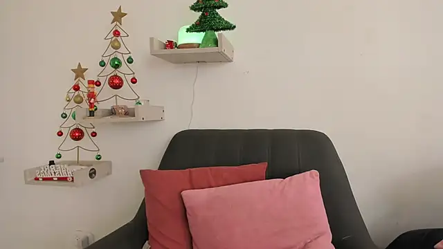 Snapshot of Ash_milk chatting on 12.29.24 Ash milk online show from 12.29.24