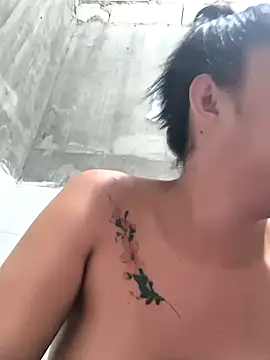 Snapshot of QuiinMollyXxX chatting on 10.05.25 QuiinMollyXxX online show from 10.05.25