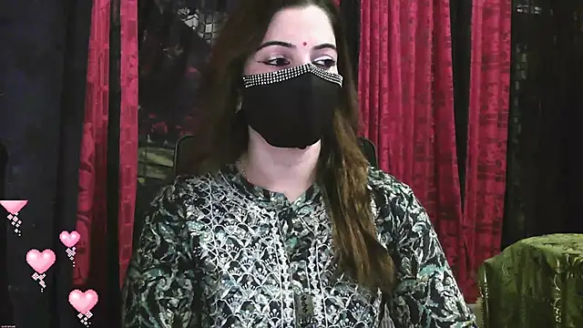 Snapshot of Cute_Sonii chatting on 10.13.25 Cute Sonii online show from 10.13.25