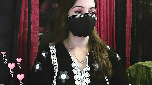 Snapshot of Cute_Sonii chatting on 10.18.25 Cute Sonii online show from 10.18.25