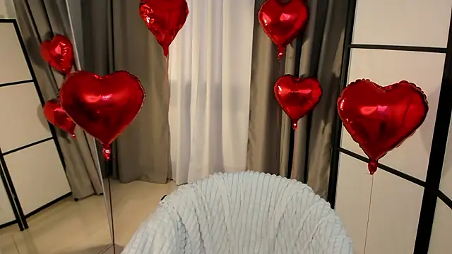 Snapshot of EffieMinki chatting on 02.12.26 EffieMinki online show from 02.12.26