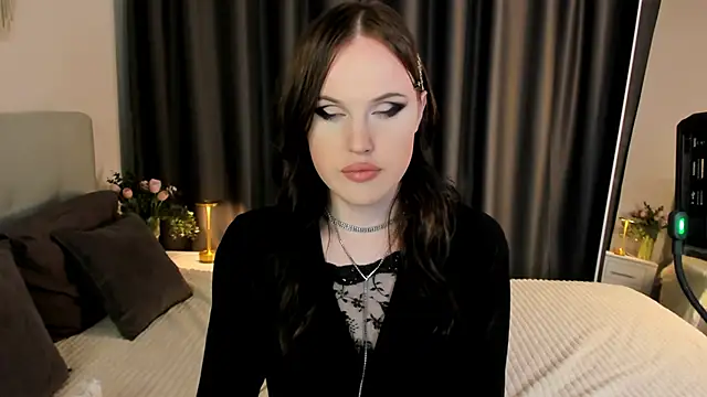 Snapshot of EffieMinki chatting on 02.16.26 EffieMinki online show from 02.16.26