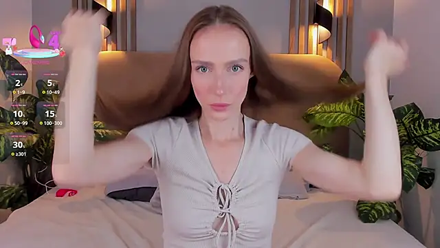 Snapshot of Kira_Quinn chatting on 10.17.25 Kira Quinn online show from 10.17.25