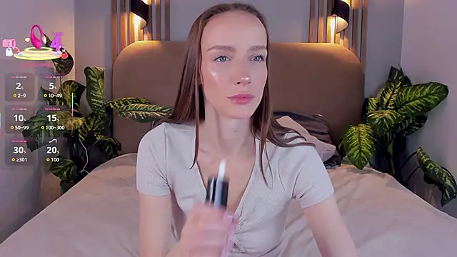 Snapshot of Kira_Quinn chatting on 10.22.25 Kira Quinn online show from 10.22.25