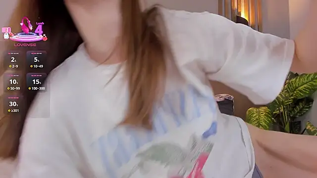 Snapshot of Kira_Quinn chatting on 10.29.25 Kira Quinn online show from 10.29.25