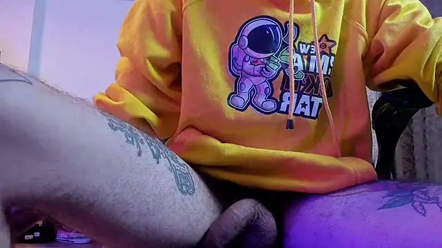 Snapshot of harry_reems1 chatting on 02.04.25 harry reems1 online show from 02.04.25