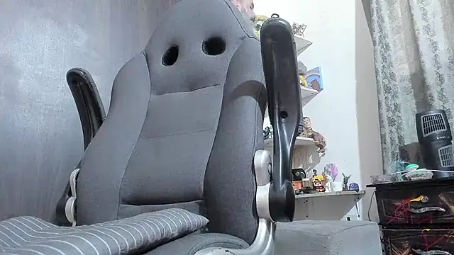 Snapshot of harry_reems1 chatting on 11.05.25 harry reems1 online show from 11.05.25