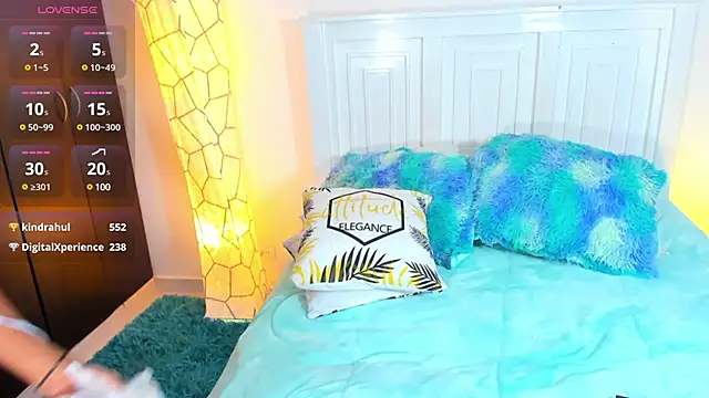 SarahCinnamon- online show from 12.04.24
