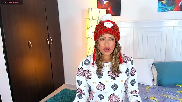 SarahCinnamon- online show from 12.19.24