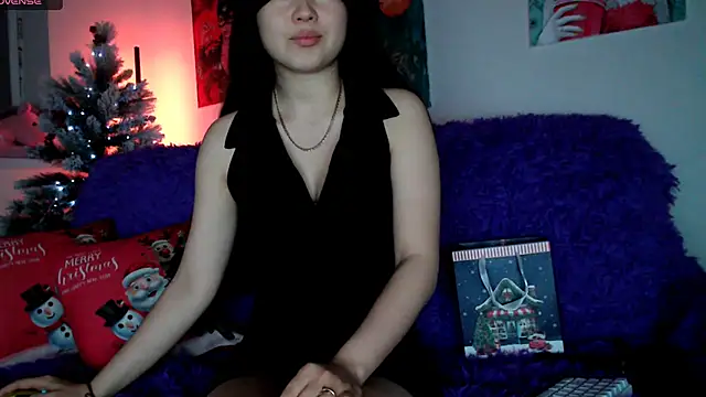 Snapshot of Lili_asian chatting on 12.31.24 Lili asian online show from 12.31.24