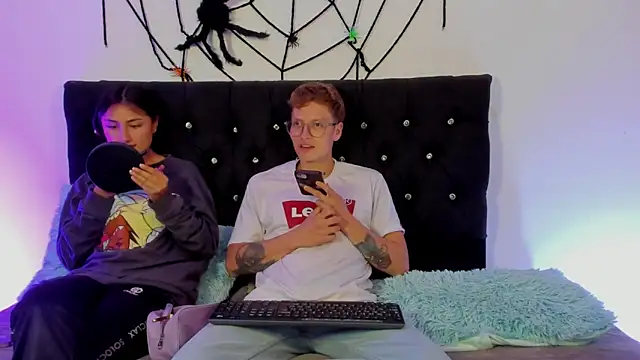 A sexy couple   online show from 10.28.25