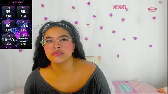 Snapshot of moana_taylor chatting on 10.11.25 moana taylor online show from 10.11.25