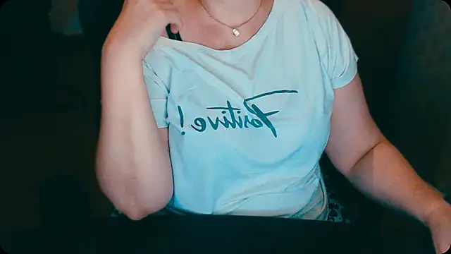 Snapshot of AlisaHot55 chatting on 09.30.25 AlisaHot55 online show from 09.30.25