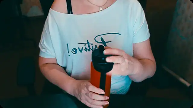 Snapshot of AlisaHot55 chatting on 10.02.25 AlisaHot55 online show from 10.02.25