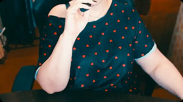 Snapshot of AlisaHot55 chatting on 10.31.25 AlisaHot55 online show from 10.31.25