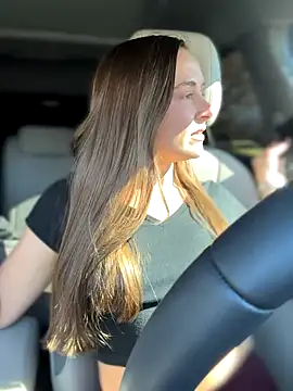 lunagirl13 online show from 10.24.25