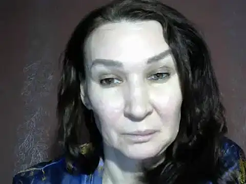 Snapshot of PrettyAndWild chatting on 12.19.24 PrettyAndWild online show from 12.19.24