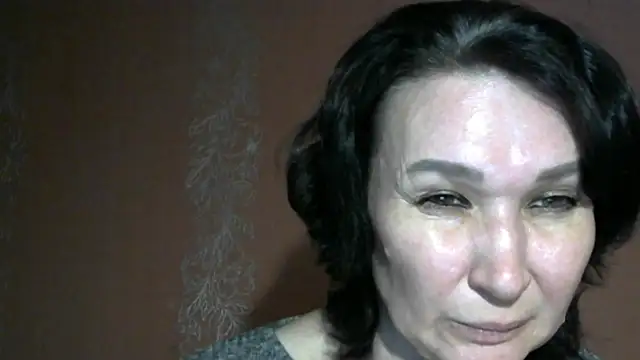 Snapshot of PrettyAndWild chatting on 09.19.25 PrettyAndWild online show from 09.19.25