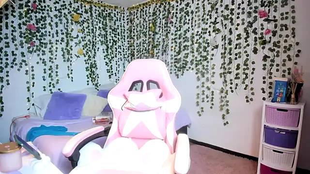 Snapshot of violeta_milleer chatting on 09.08.25 violeta milleer online show from 09.08.25