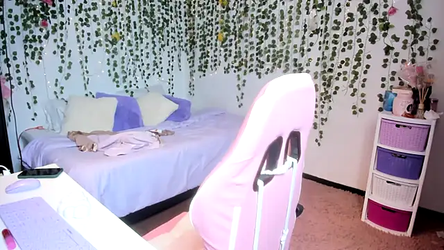 Snapshot of violeta_milleer chatting on 09.12.25 violeta milleer online show from 09.12.25