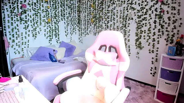 Snapshot of violeta_milleer chatting on 11.09.25 violeta milleer online show from 11.09.25