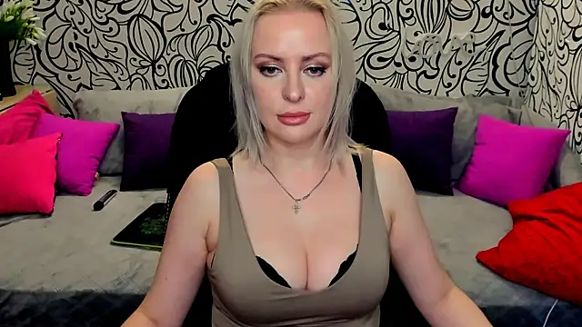 Hotdreamhere online show from 12.06.24