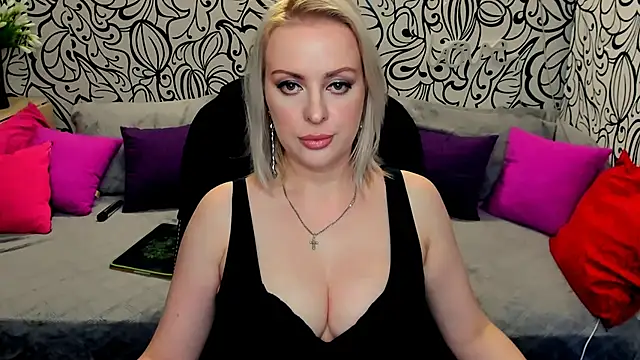 Hotdreamhere online show from 12.11.24