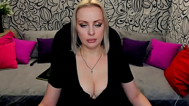 Hotdreamhere online show from 12.12.24