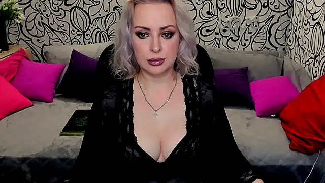 Hotdreamhere online show from 12.30.24