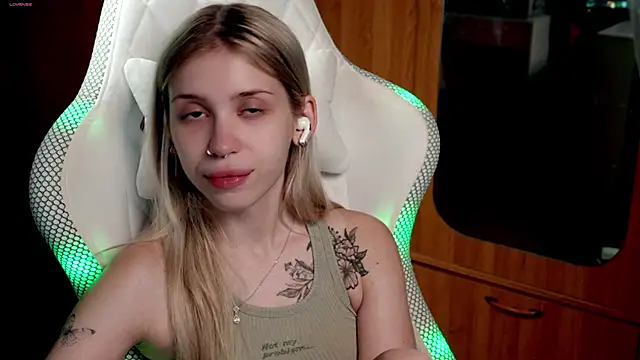 Snapshot of ho1yho1e chatting on 10.01.25 ho1yho1e online show from 10.01.25