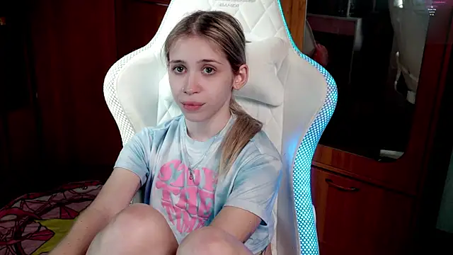 Snapshot of ho1yho1e chatting on 11.01.25 ho1yho1e online show from 11.01.25