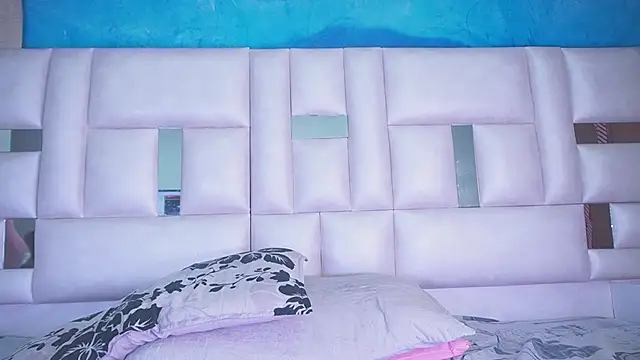 Snapshot of katy_rioss chatting on 02.15.25 katy rioss online show from 02.15.25