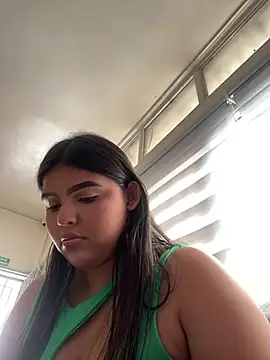 Snapshot of Lia_sexx chatting on 02.13.25 Lia sexx online show from 02.13.25