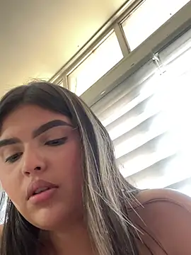 Snapshot of Lia_sexx chatting on 02.13.25 Lia sexx online show from 02.13.25